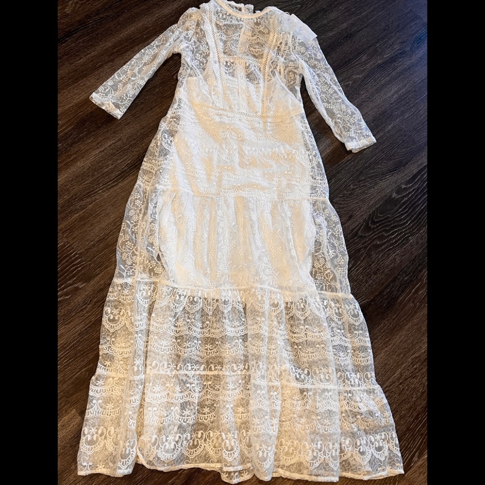 Women dress very elegant New